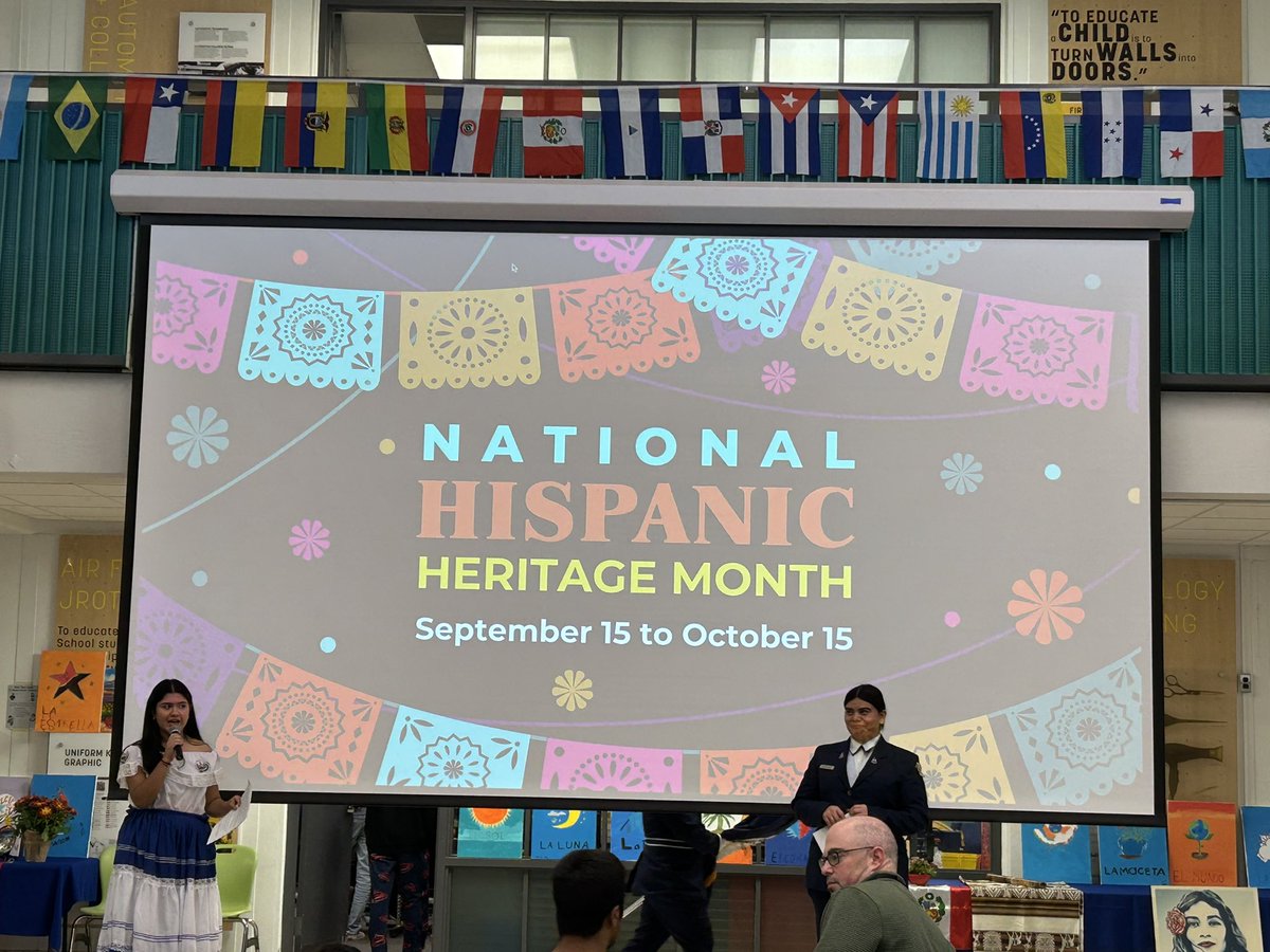 APSVirginia's tweet image. Fantastic student-led celebration of Hispanic Heritage Month #APSHHM @APSCareerCenter @Margaretchungcc @ACCDiversity @ACC_EL_Inst #OneTeamOneAPS @dulceAPS
