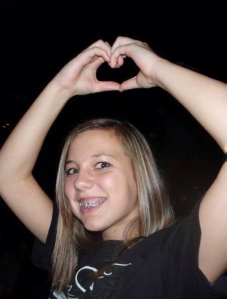 laurennmack_'s tweet photo. @JimIrsay @JimIrsay I went to the fearless tour in Indy in 2009 and would love to see Taylor again with my friends who are also huge fans! The eras tour is iconic and we would be so grateful to get to experience it ✨🫶🏼 #ForTheShoe https://t.co/R7iLLPmeyX