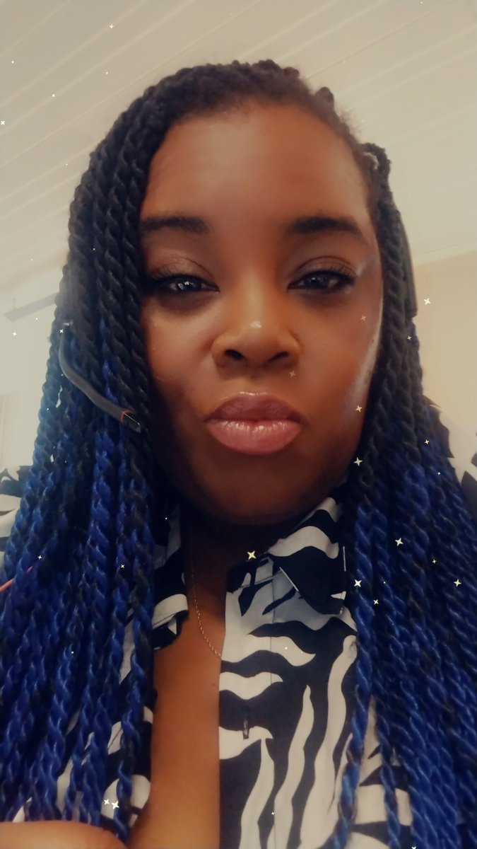 TheRealRinny's tweet photo. My #FentyFace is also my #workface. Keeping it pretty but simple, while helping others 😊

#LoveMyJob https://t.co/SOSQRYguj0