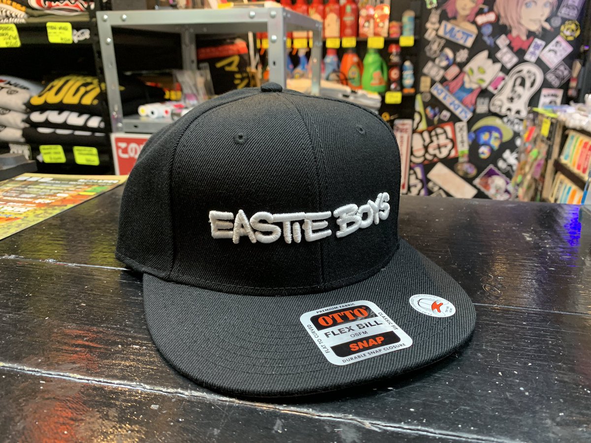 session_eastyo's tweet photo. VLOTさんとのオリジナルコラボCAP。
EASTIEBOYSが完成致しました‼️
数量限定ですのでeastsideなhiphop好きな方は是非!
#vlotboardbag #VLOT
#session #セッション
#EASTIEBOYS
#graffiti #hiphop #ヒップホップ
#sticker #新小岩 #しんこいわ
#eastyo https://t.co/UVwpq6xaXC