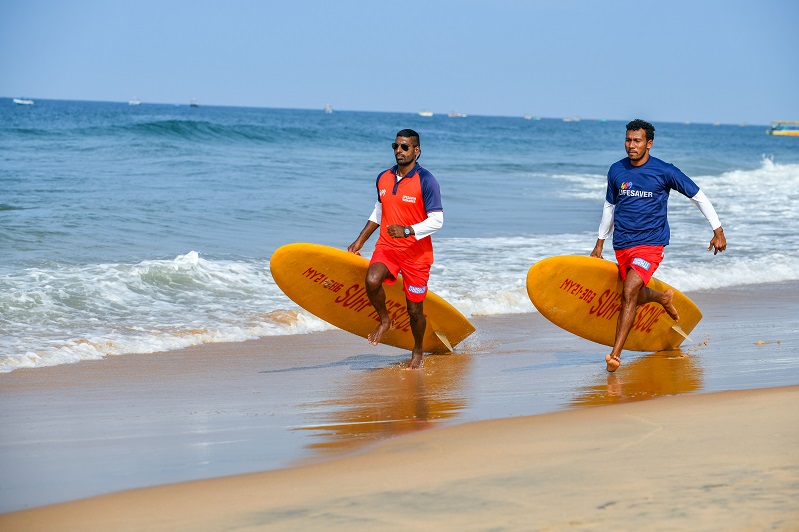 prudentgoa's tweet photo. Goa Lifesavers Rescue Four Visually-Impaired Tourists Off Baga Beach  https://t.co/DH8p8xKU2I https://t.co/TnZBtOL2xC