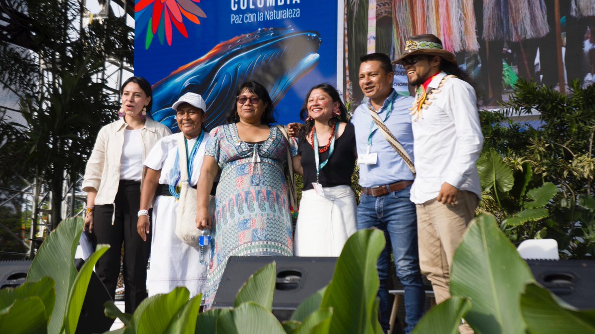 🌿 En la #COP16Colombia, en el conversatorio 'Aproximaciones al diálogo Intercultural y Sistemas de Conocimiento de los Pueblos Indígenas' reflexionamos sobre la profunda conexión entre los pueblos indígenas y la naturaleza, destacando la importancia de sus sistemas de
