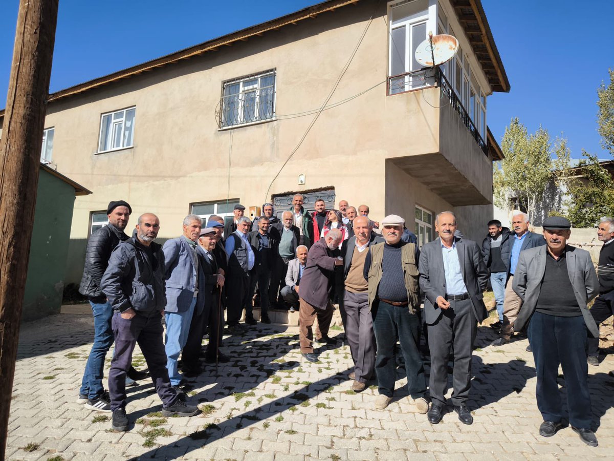#Tarımsahada Bakanlığımız talimatları gereğince bugün saat 14.00’te Van Çatak ilçesi Görentaş,Uzuntekne ve Bilgi Mahallelerinde  ”Cuma Buluşmaları” adlı  Tarımsal Üretim Planlaması ve Yeni destekleme Modeli  hakkında köy bilgilendirme toplantısı yapıldı. #TarımSahada