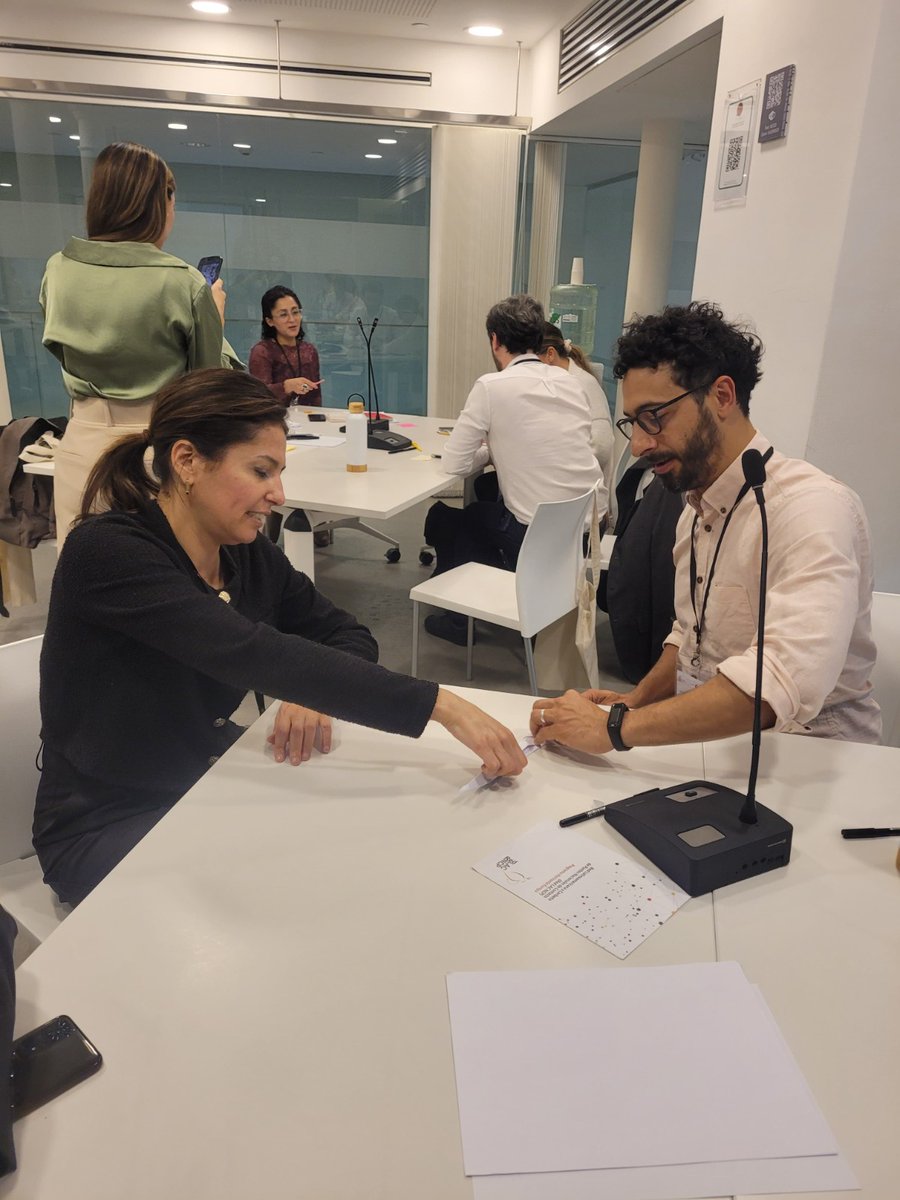 investigauy's tweet photo. El 22 y 23 de octubre participamos de la actividad: “Diálogo Iberoamericano sobre política científica y tecnológica”, el marco del Espacio de Inteligencia Colectiva (EIC) sobre Ciencia, Tecnología e Innovación (CTI) para el Programa #Interconecta de AECID.
Allí asistieron representantes de organismos gubernamentales y otras organizaciones no gubernamentales vinculados a la ciencia y tecnología de ocho países iberoamericanos. Por Uruguay destacamos la participaron instituciones como @dicytmec, @AuciUruguay, @ANIIuy así como también representantes de la Comisión de Políticas I+D de Investiga uy.
#NoDejarANadieAtrás #Agenda2030