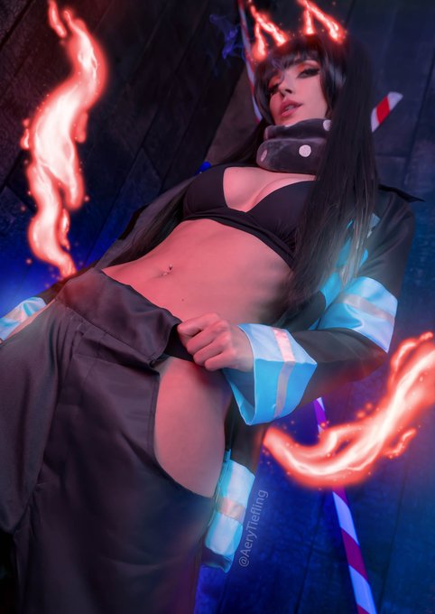 1 pic. Sorry! I stopped, dropped and rolled, but came up without my pants ? Must be my Lucky Lewd Syndrome