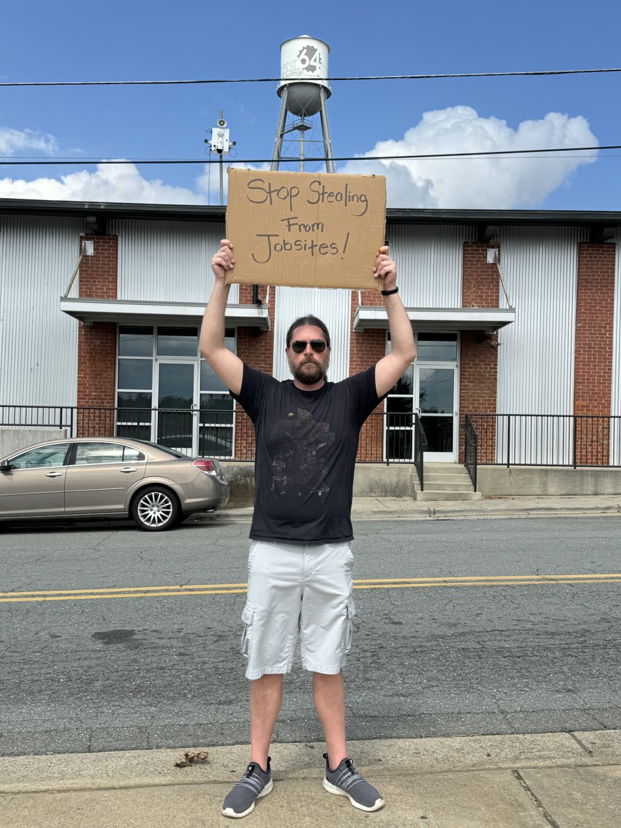 TrueLook's tweet image. If you can relate, you need a TrueLook Construction Camera.

For the rest of the year, you can purchase one Fixed 4K IR camera and get one FREE.

Take advantage of this incredible sale: hubs.pulse.ly/gf0ikbk3yt

#dudewithsign #jobsitesecurity