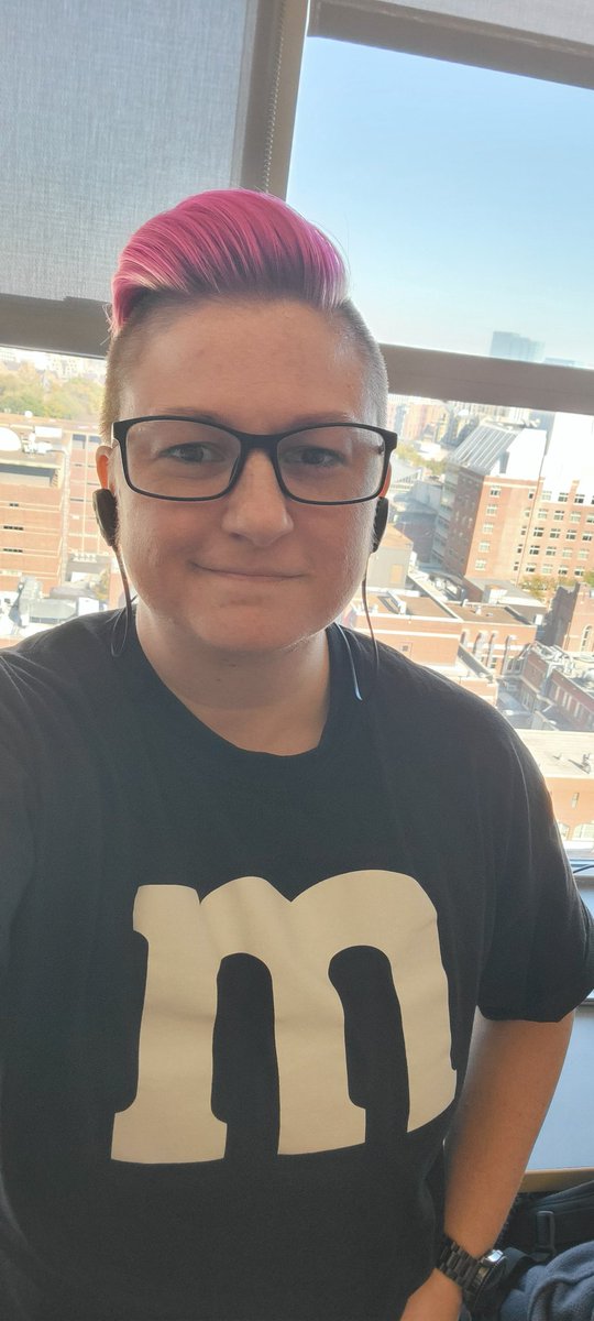 Can anyone guess my costume for the VPA Halloween social today? Some hints 1) I'm not a candy. 2) This is a nerdy science joke. 3) Look at the shit then look at me. 😜