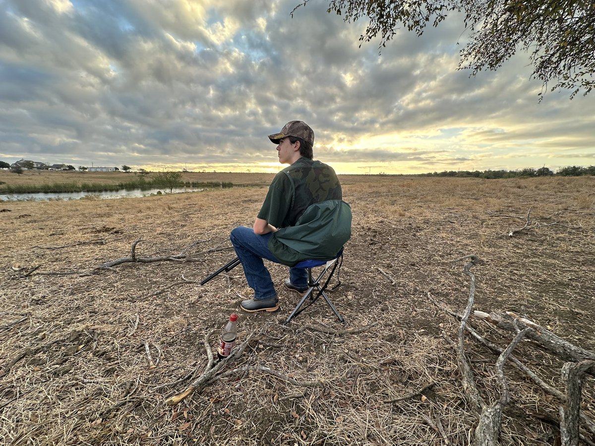 Good morning. <a href="/pslatontrack/">Preston Slaton</a> 

#dovehunting #sunrisephoto #hunting #huntingseason <a href="/MossbergHunting/">MossbergHunting</a>