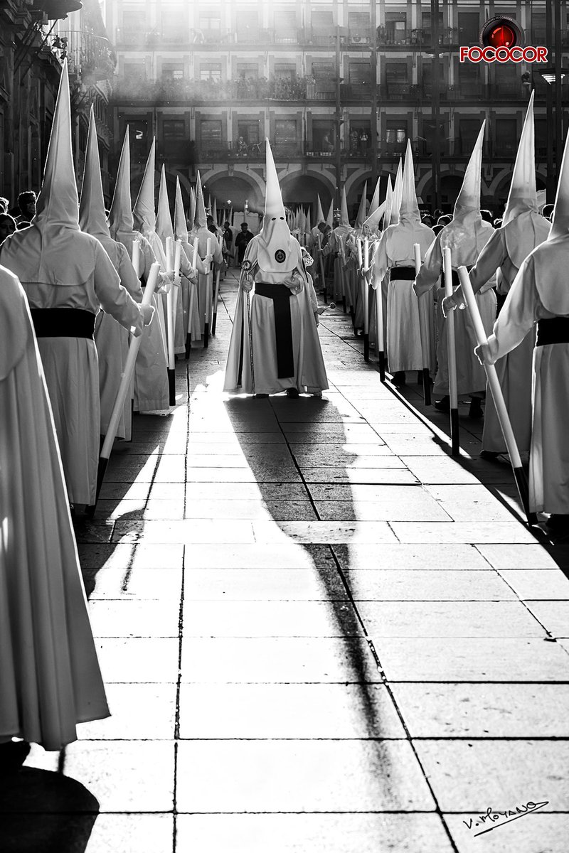 Foto 14: Fotografía de la Hermandad de Misericordia en la Plaza de la Corredera el Miércoles Santo de 2022.