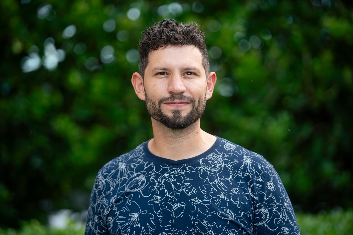 Daniele Polencic — @danielepolencic@hachyderm.io (@danielepolencic) on Twitter photo 🙋♂️ It's time to lend our support to <a href="/salaboy/">Mauricio Salatino</a> !
KubeCon + CloudNativeCon co-chairs are the guardians of our community's flagship event. They shape the conference's content, carefully selecting talks and ensuring the program serves everyone in the cloud native ecosystem - from 🙋♂️ It's time to lend our support to <a href="/salaboy/">Mauricio Salatino</a> !
KubeCon + CloudNativeCon co-chairs are the guardians of our community's flagship event. They shape the conference's content, carefully selecting talks and ensuring the program serves everyone in the cloud native ecosystem - from