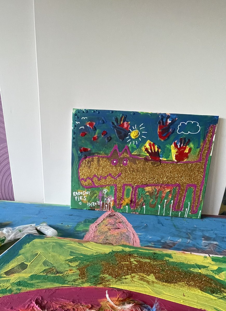 tfurca's tweet photo. radosny pies. / funny dog. akryl na płótnie. technika mieszana. 50cm na 70cm. #art #painting #malarstwo #popart #sztuka #syslo https://t.co/0I0kOPNhYE