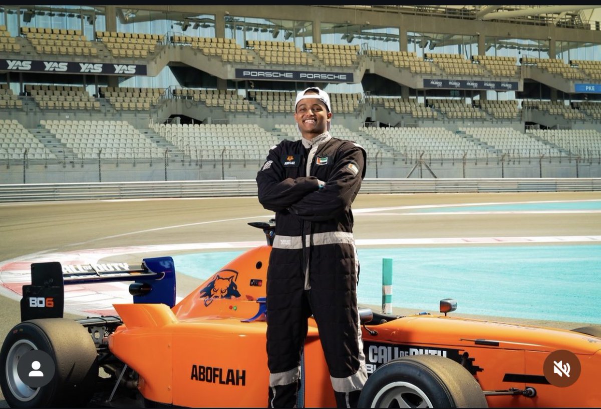 ek_ni6's tweet image. علمنا من الي فاز بالسباق 😂