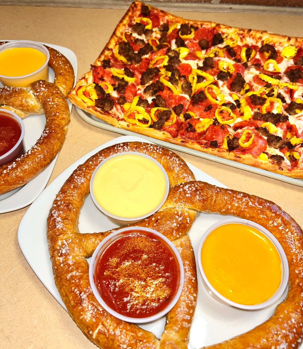 LedoPizza's tweet photo. ‼️$100 Ledo Pizza gift card GIVEAWAY‼️

TO ENTER:
1️⃣ Retweet this post and follow @LedoPizza 
2️⃣ Tag your pizza partner in crime down below 👇

Winner will be picked at 10 PM tonight! https://t.co/q5MD6HseHe