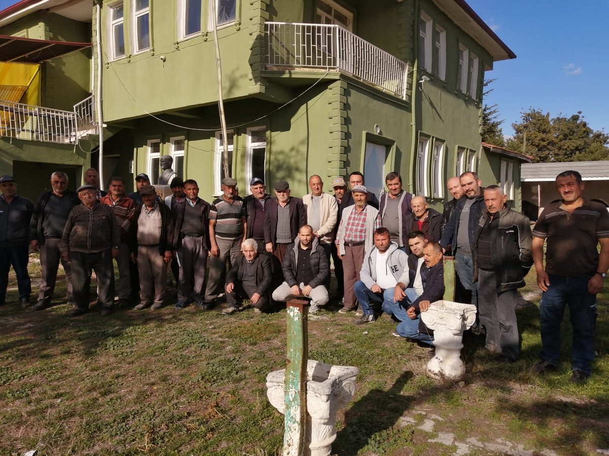 #TarımSahada 
Bakanlığımızın talimatları doğrultusun da Eş Zamanlı olarak gerçekleşen Tarımsal Üretim Planlama ve Yeni Destek Modeli Bilgilendirme toplantıları 12 ilçemizde, 36 köy/mahallede, 700 üreticimizin katılımları ile gerçekleştirilmiştir.