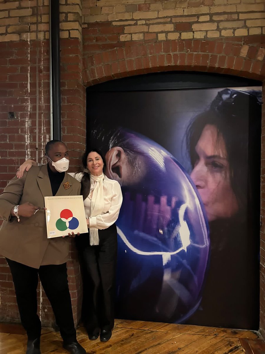 JILLSLASTWORD's tweet image. Yesterday I was honoured to attend #tostpauls based artist Leala Hewak’s multimedia exhibition TOO FUN at @UrbanspaceTO 

Hewak’s photography is an example of the cultural powerhouse the OSC is! It’s DEVASTATING the OSC has been reduced to a display at a shopping mall #saveOSC