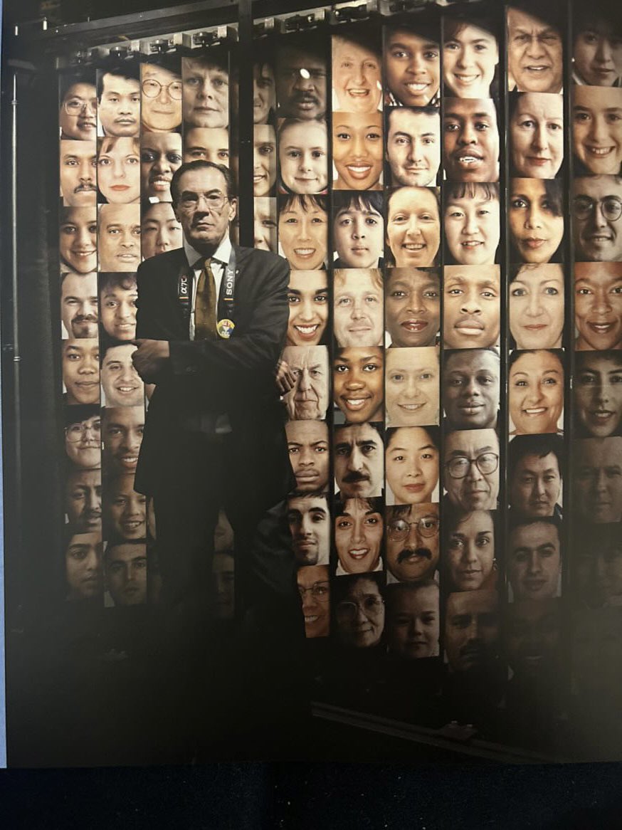 JILLSLASTWORD's tweet image. Yesterday I was honoured to attend #tostpauls based artist Leala Hewak’s multimedia exhibition TOO FUN at @UrbanspaceTO 

Hewak’s photography is an example of the cultural powerhouse the OSC is! It’s DEVASTATING the OSC has been reduced to a display at a shopping mall #saveOSC