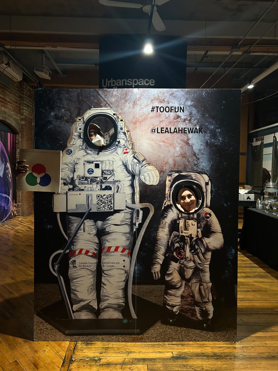 JILLSLASTWORD's tweet image. Yesterday I was honoured to attend #tostpauls based artist Leala Hewak’s multimedia exhibition TOO FUN at @UrbanspaceTO 

Hewak’s photography is an example of the cultural powerhouse the OSC is! It’s DEVASTATING the OSC has been reduced to a display at a shopping mall #saveOSC