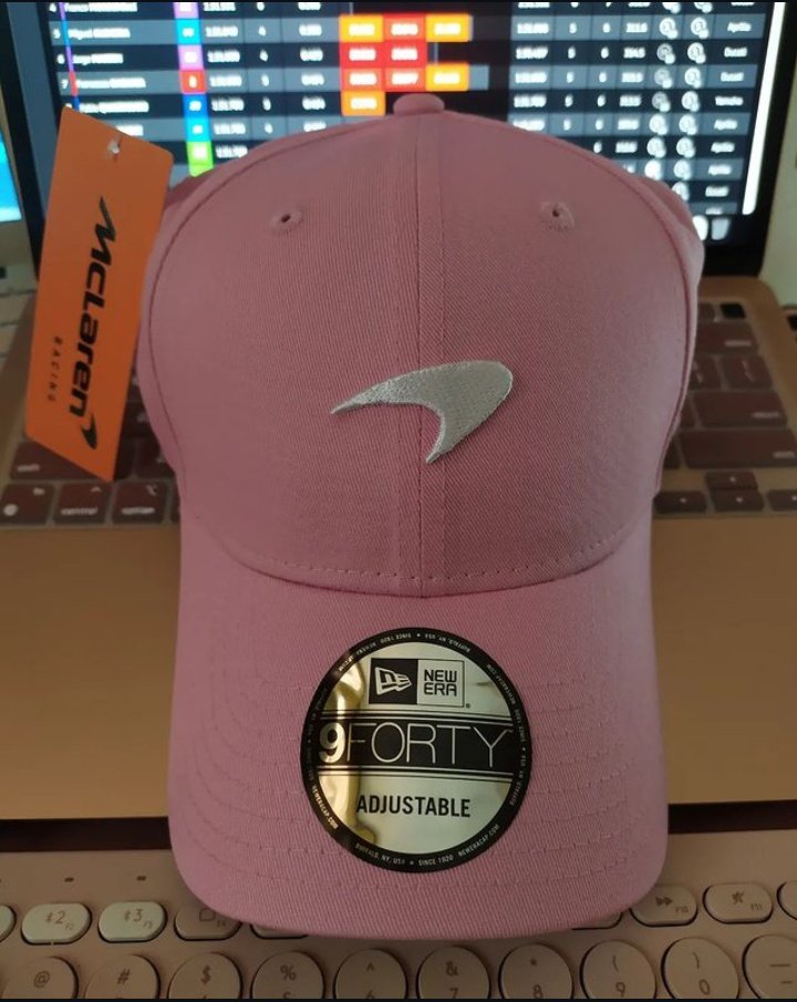 ScherazadeMS's tweet photo. Topi McLaren pink milikku ternyata belum bersertifikasi halal.

Sad 🥲 https://t.co/63qhjVilu0