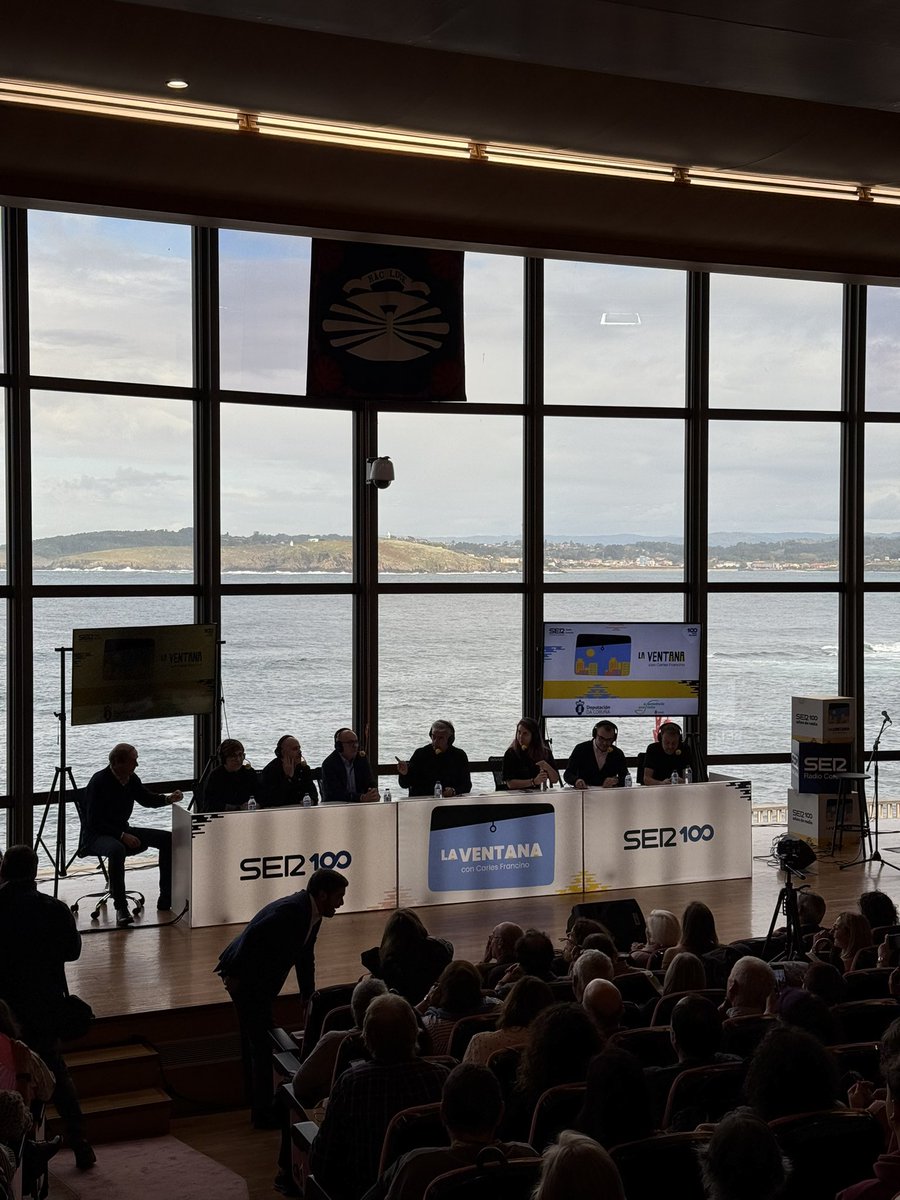 📻Comienza <a href="/laventana/">La Ventana</a> desde el paraninfo de la <a href="/UDC_gal/">Universidade da Coruña</a> 

🎧Síguelo en cadenaser.com/radio-coruna/