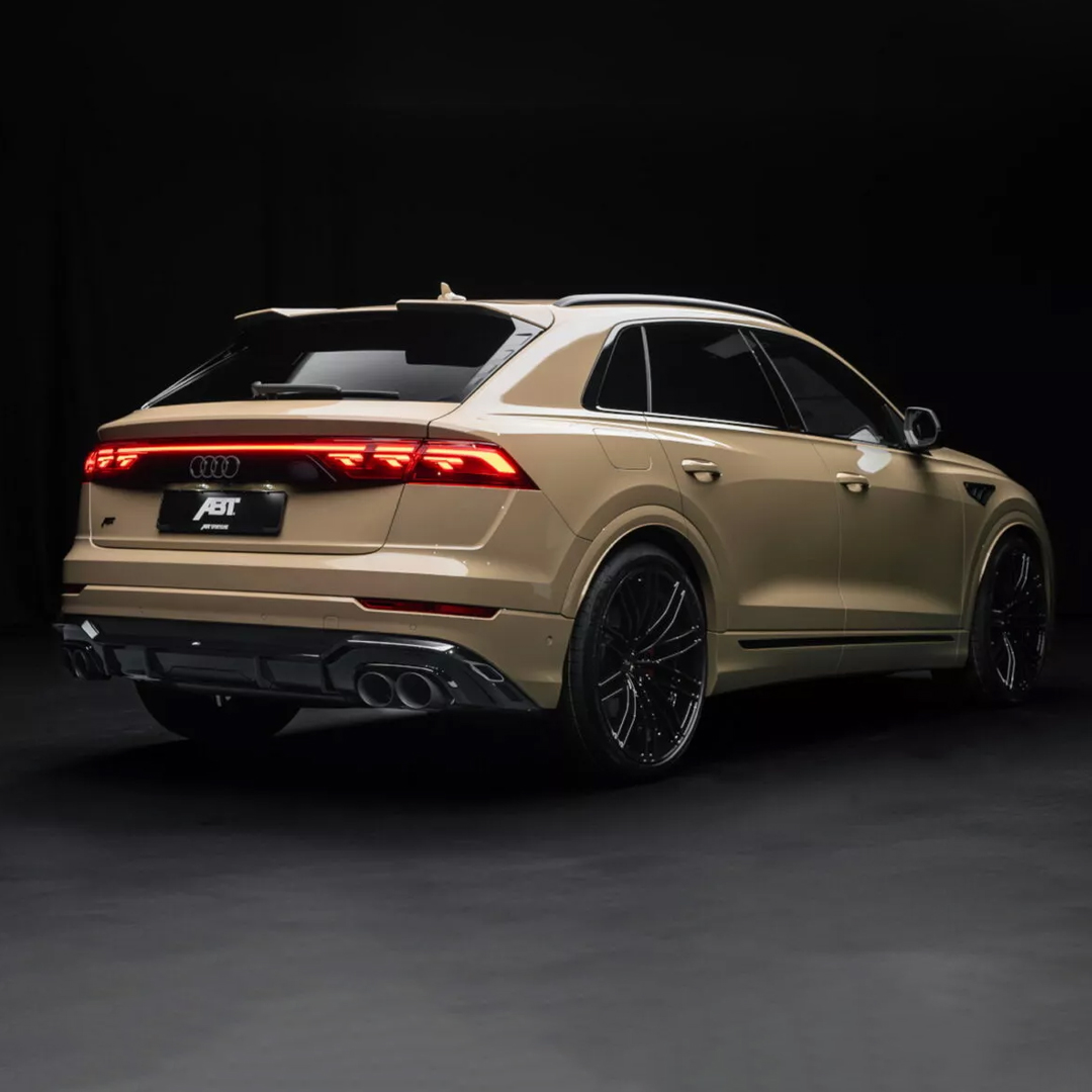 تلقت أودي Q8 وSQ8 تحديث منتصف العمر في سبتمبر 2023، مع تحديث RS Q8 في يونيو 2024

ووفاءً بالتزامها تجاه العلامة التجارية ذات الحلقات الأربع، قدمت ABT Sportsline مجموعة ضبط لسيارتي Q8 وSQ8، بما في ذلك ترقيات الأداء والتعليق والهوائية والداخلية