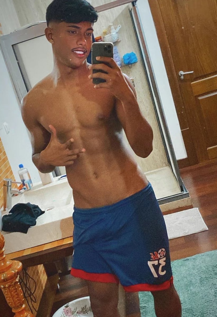 O gosta de um moreno de 20 cm ?👀😈🔥
