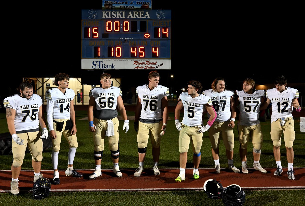 KAR120C6's tweet photo. Kiski Area Senior Night
@kiskifootball 
@CamMurphy56 
@RyderEkas 
@CarsonHeinle 
@landonkucic 
@AdamLargeKACAVS
@nathanuncapher 
@Connor_Jordan06 

Updated gallery today https://t.co/Gy3RpWPBHX