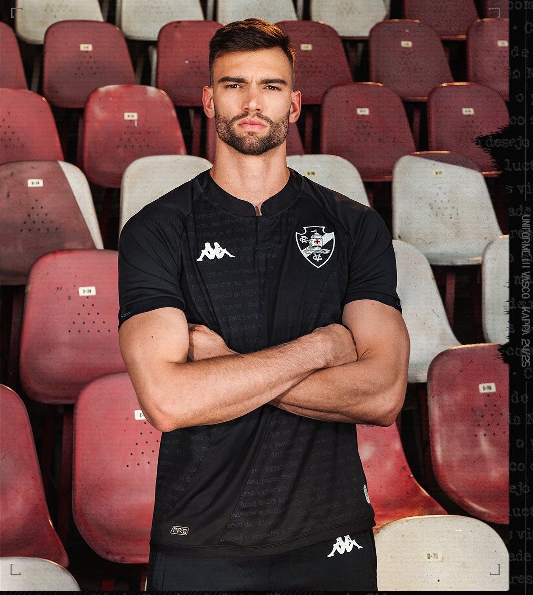 theaneferreira's tweet photo. O Vasco tem que fazer um ensaio com os feios pra saber se a camisa é bonita mesmo, porque o Léo Jardim não é parâmetro. https://t.co/INTgqKPDjP