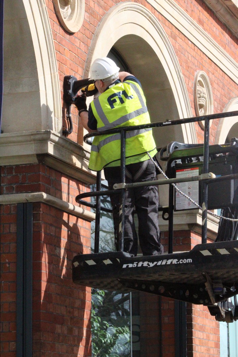 FTLSecurity's tweet image. In an era where safety is non-negotiable, your physical security should be a priority. At FTL Secure Solutions, we specialise in physical security systems that protect your premises and assets. With a dedicated team of experts, we are here to ensure that your business is safe.