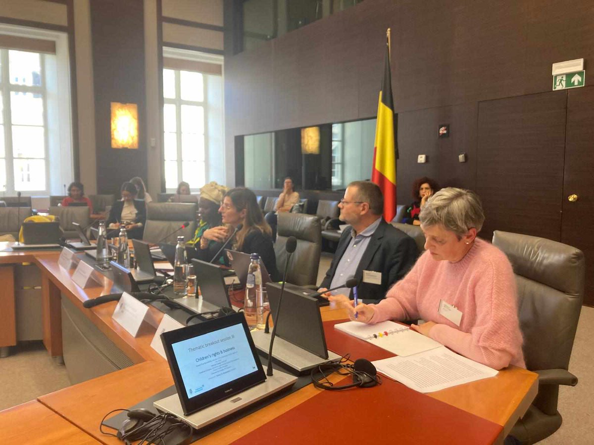 UNICEF_EU's tweet photo. 👏Grateful to @BVanKeirsbilck, @Nyapokot, and @Sanurujeni for discussing challenges and solutions for #ChildRights at the @BelgiumMFA & @IFDD_BE #BizHumanRights conference. By integrating child rights into business actions & implementing the #EUCSDDD, we can realise their rights. https://t.co/45u35JGbXV