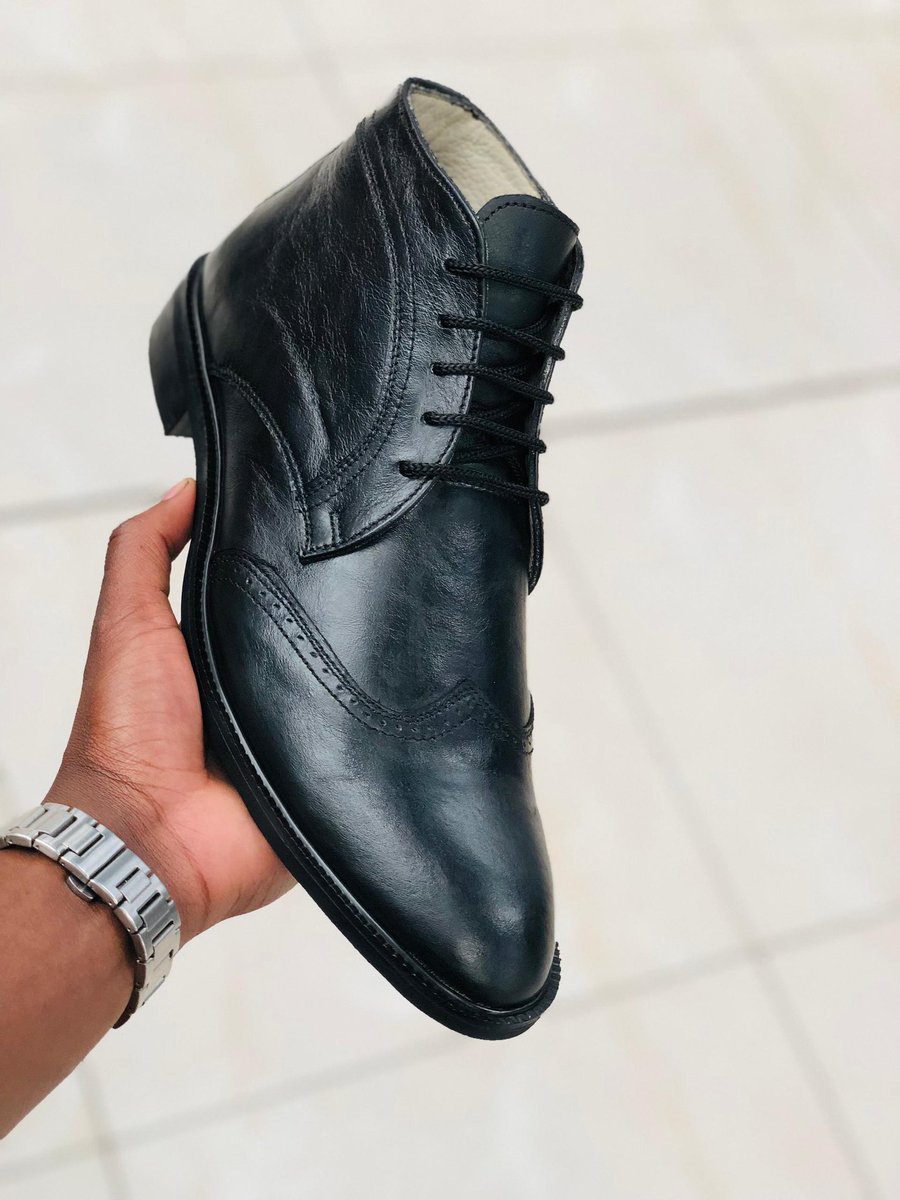MJMleatherware's tweet photo. We craft high-quality, genuine leather formal shoes. Select designs and sizes are available in stock, while others are custom-made to order.

Price $50

+263718119824

Eastgate Market Shop G14 [Inside the Mall]

#Dehwear #Isikhumba #HandmadeInZW https://t.co/54VDwD3BRs