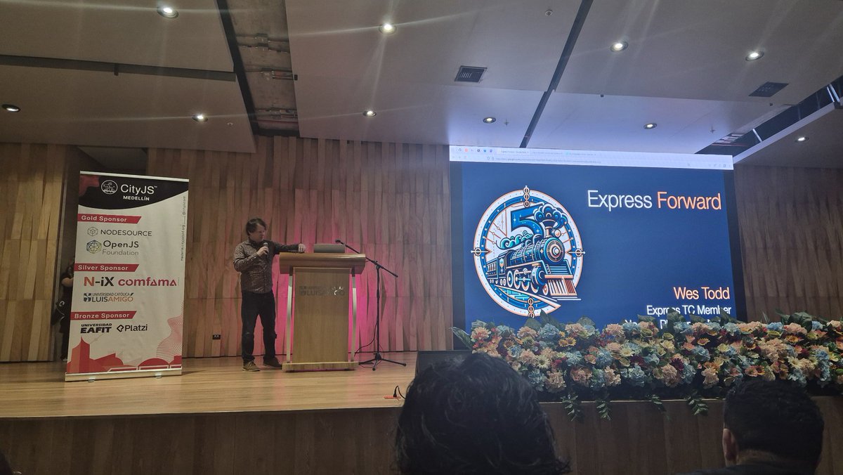 <a href="/wesleytodd/">Wes</a> Express still rocks 🤘, OSS projects need more funding💸, awesome talk <a href="/CityJSMedellin/">CityJS Medellín</a>