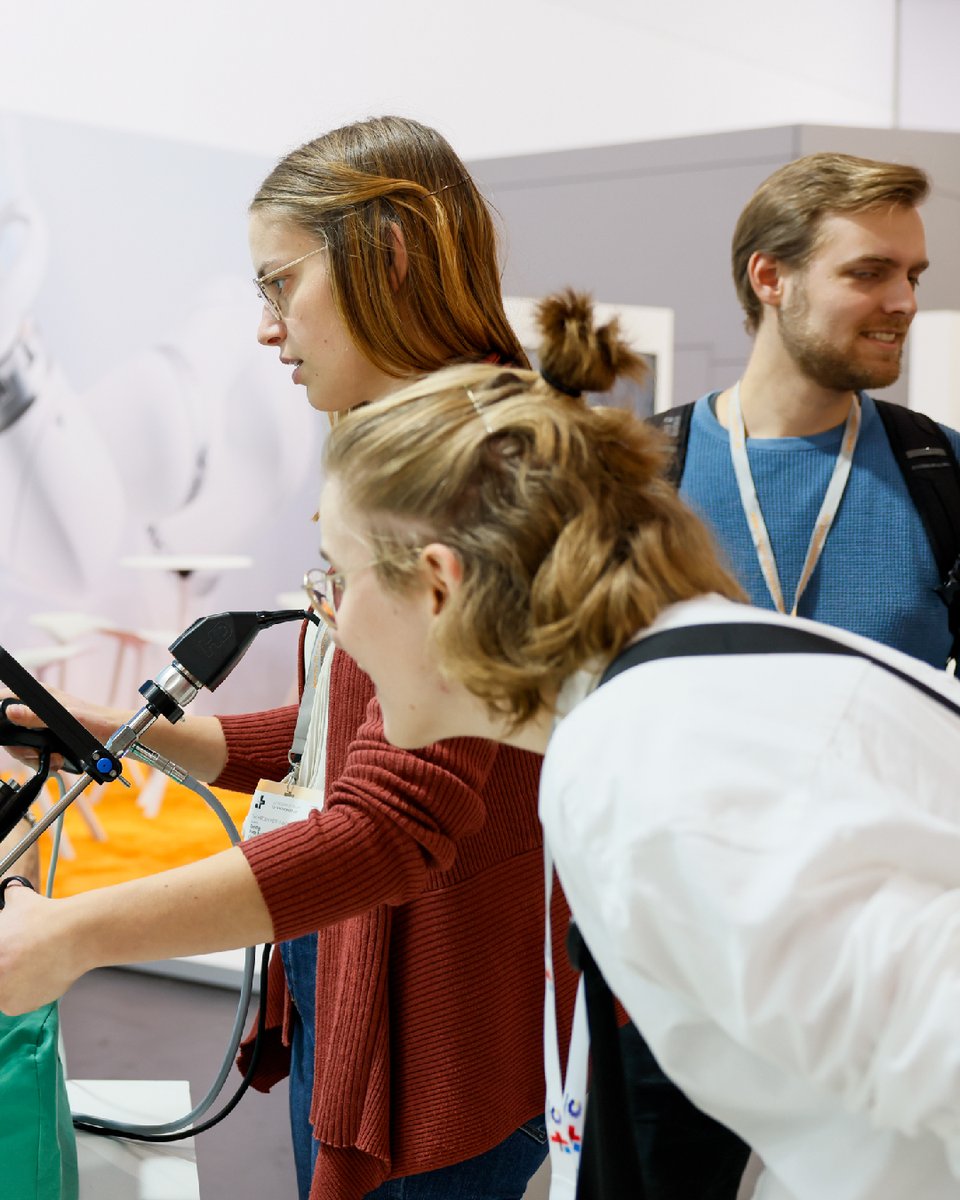 ¿Quieres revolucionar el sector médico?  ¡#COMPAMED y #MEDICA 2024 te presentarán las herramientas que necesitas!  Descubre #tecnologíainnovadoras, productos de última generación y soluciones personalizadas. ¡Prepárate para el #futurodelasalud!  #AHKRepDom