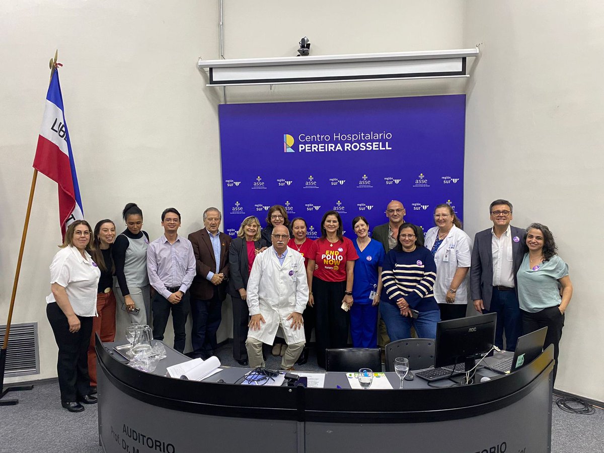 ASSEcomunica's tweet image. Se realizó en el Centro Hospitalario Pereira Rosell la Jornada “Polio Cero!”
👉Expuso la Cátedra de Infectología Especialización Pediátrica @Udelaruy, @MSPUruguay, @chlaep, #VacunatorioCHPR 
@Rotarymvd 
👉Participaron más de 150 funcionarios, de forma presencial y virtual
