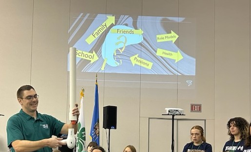 JustDFarrar's tweet photo. Honored to have the opportunity to talk about storm chasing and Leadership at the SE District 4-H Leadership Conference as an Oklahoma 4-H alumni. "Leading Through the Storm" #okwx #4H https://t.co/GiOZHtrn2G