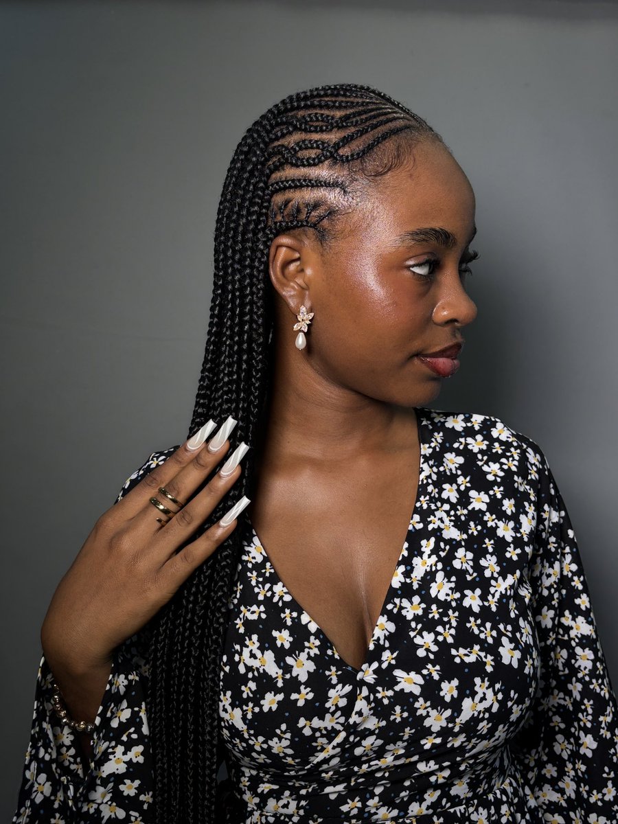 idara_peniel's tweet photo. I can't remember the last time I had Fulani braids but now I want them to be my signature style 🤭 https://t.co/6sZFzVRPiN