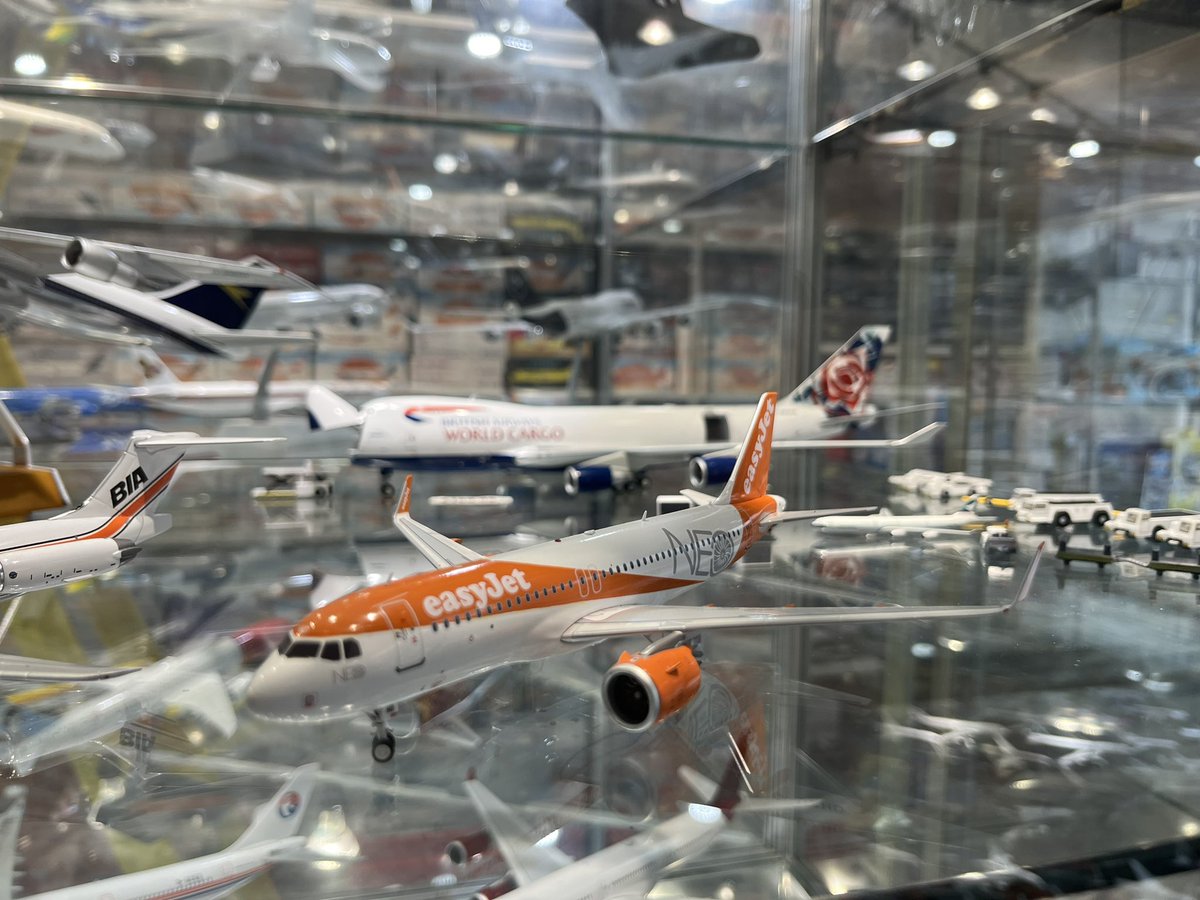 Happy Friday all you lovely people. We’ve had great fun today watching Mia the Cat come in and play aeroplanes with us. Wonder what she thinks of our Qatar a380?🤷🏻‍♂️✈️ 

#AviationRetailDirect #Modelaircraft 
#CorgiDiecast #diecastmodelaircraft #GeminiJets #HerpaModels #JCwings