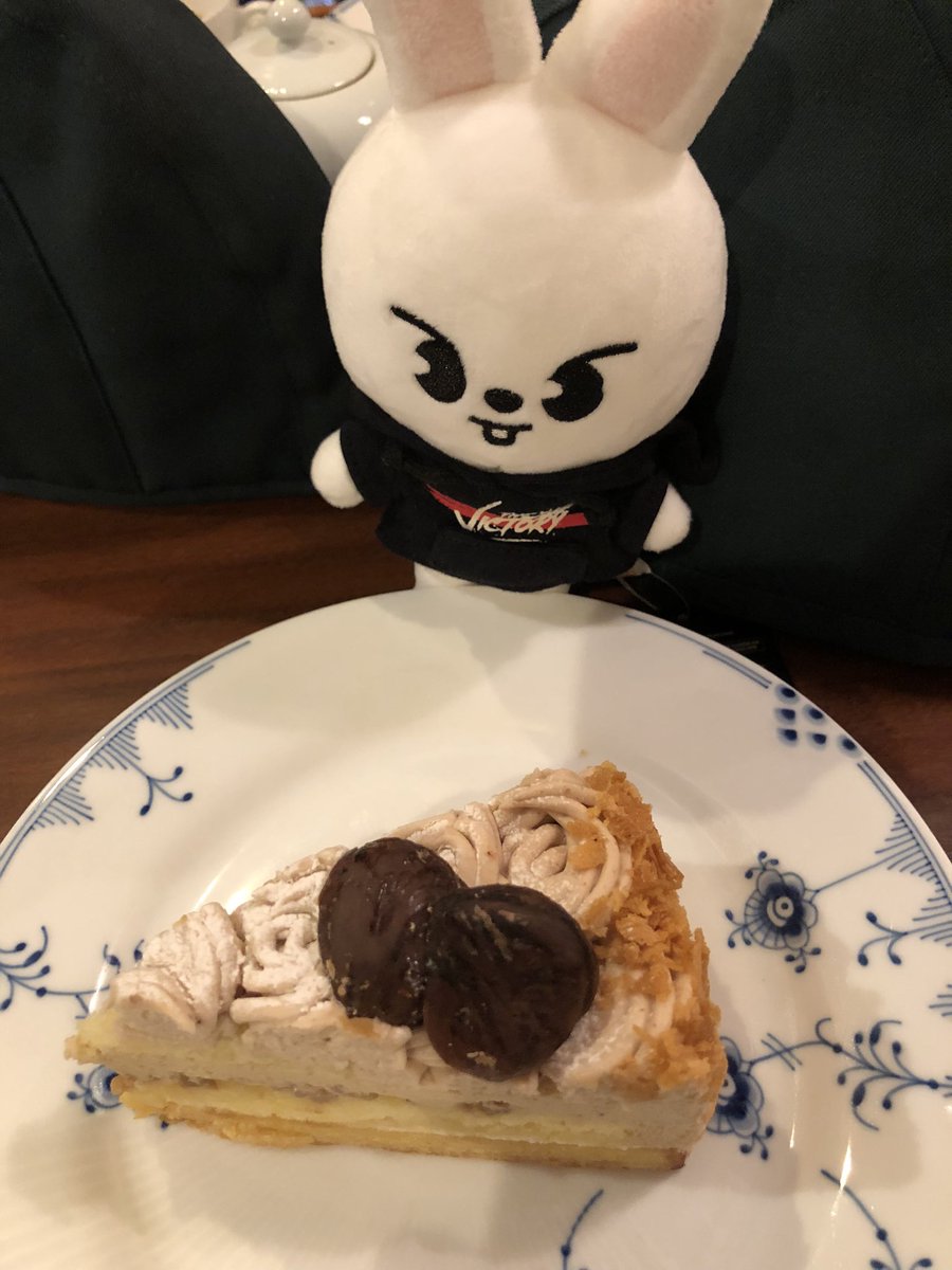 LazureyesCat's tweet photo. 🐰HAPPY BIRTHDAY Lee Know🐰
リノりんお誕生日おめでとう🎂💝

#StrayKids
#スキズ
#リノ #LeeKnow
#HappyLeeKnowDay https://t.co/HYzB0mLdho