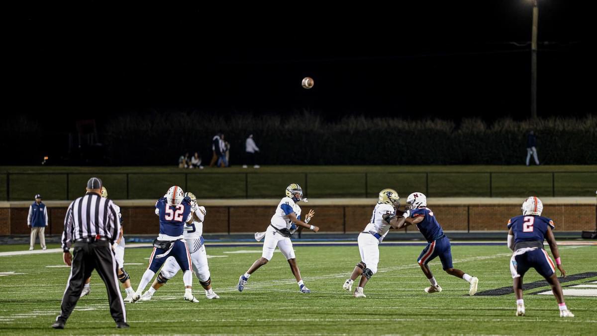 CoachHarrell17's tweet photo. #BEATHOCO https://t.co/OqCF08yOVy