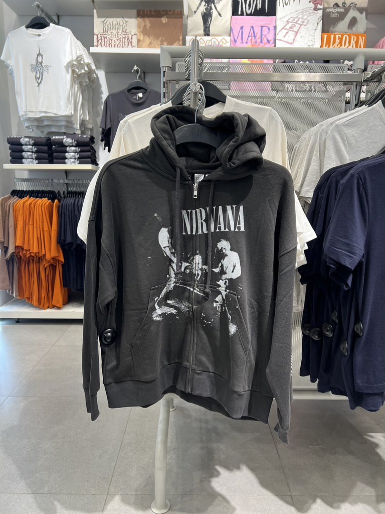 MKT040404's tweet photo. H&amp;M Hoodie ✨ ราคา 1099฿
สินค้ามีจำนวนจำกัดนะคะ ดูสินค้าเพิ่มเติมได้ที่ IG : bsy.rubhiw 🥣🧤 

Size :  xs s m l xl

#รับหิ้ว #รับหิ้วhm https://t.co/m7jC84YKR5