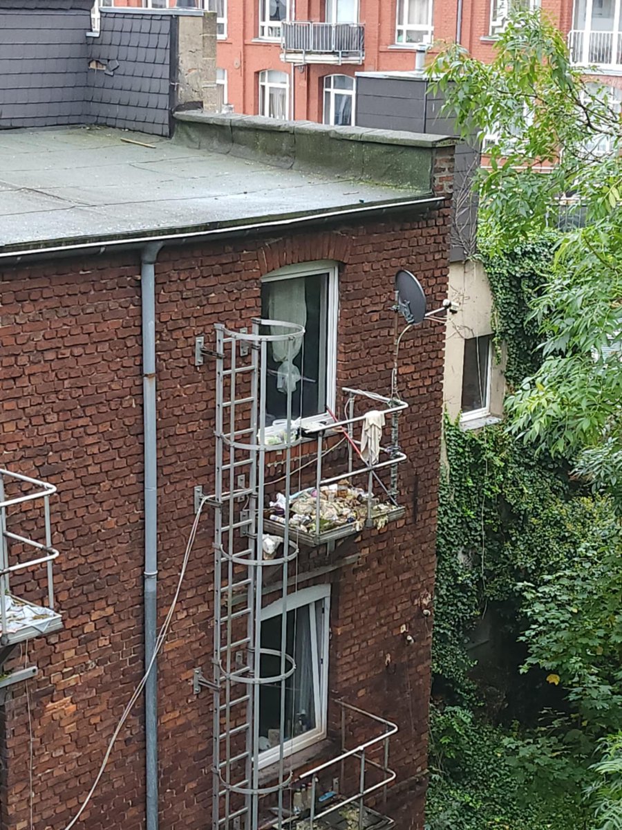 Aymed89's tweet photo. @GarbageHuman24 Them, in Germany. (The garbage has accumulated there for many months) https://t.co/f04lJlqCbQ