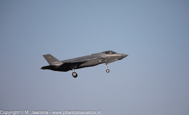 Phantomaviation's tweet photo. Lockheed Martin reported its third quarter deliveries 2024. Website reports updated:  https://t.co/dOCkDi0qSu

More information on my Instagram account

Photo: RNLAF F-35A, NODF-35 (Nederlands Opleiding Detachement F-35), Luke AFB, Arizona returns from a mission in September 2024 https://t.co/6WMZAJ9BmP