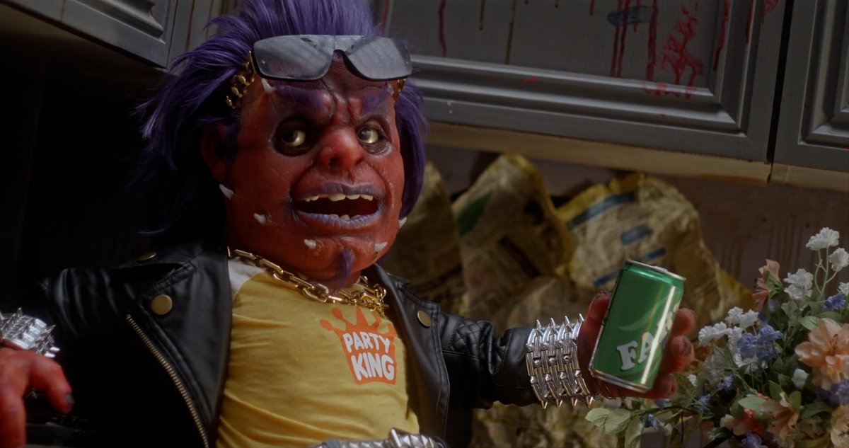 JayBauman1's tweet image. Frankie Freako is out digitally! It&apos;s a very creative and weird and funny tiny puppet monster movie that starts as something like Ghoulies Go to College then descends into a fever dream. Rich Evans voices the main villain. Colin&apos;s in it. Even Mike and I have little voice cameos.