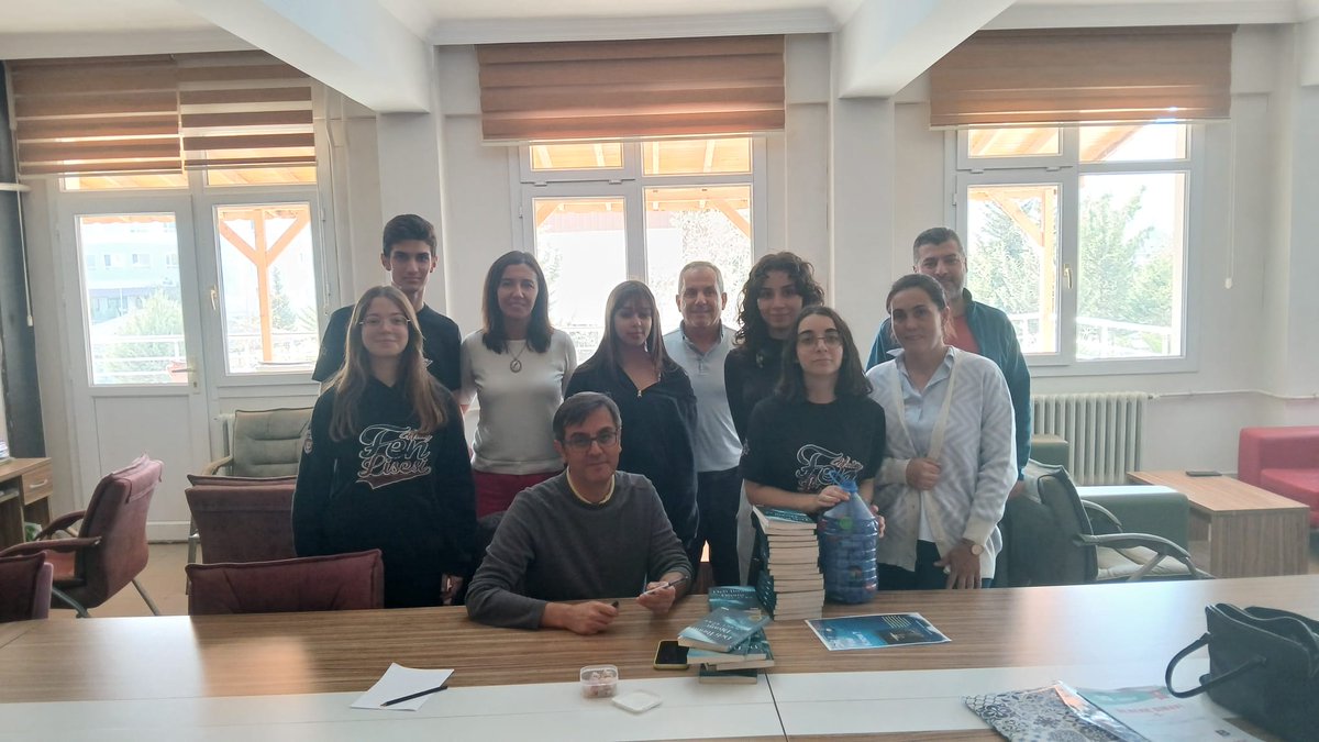 HFL_Wave's tweet photo. In context of our project we read a book on marine literature and invited Ahmet Buke, its writer, to our school. @shore_community @eumissionocean @ocean_literacy @EU4OceanObs @Youth4Ocean @HorizonEU @HatayFenLise https://t.co/lWcpH48bad