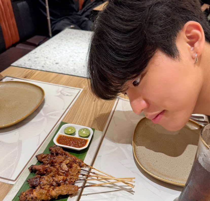 _smilejw's tweet photo. มุมข้างหล่อจริง แล้วจองอูชอบถ่ายมุมนี้ ลงอีกเยอะๆได้มั้ย หล่อมากๆๆๆๆๆ 🥺 https://t.co/HFsOUlXb4a