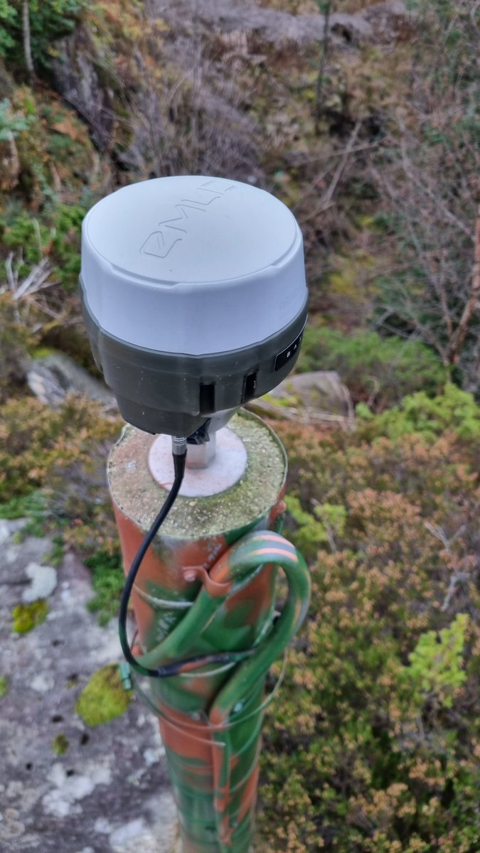 ToreCrash's tweet photo. @onocoyRTK #onocoySetup #miner
3 x existing multipurpose basestations/miner 🫡, power by #RS2 #Emlid 💪 https://t.co/Uo2VDj2MEP