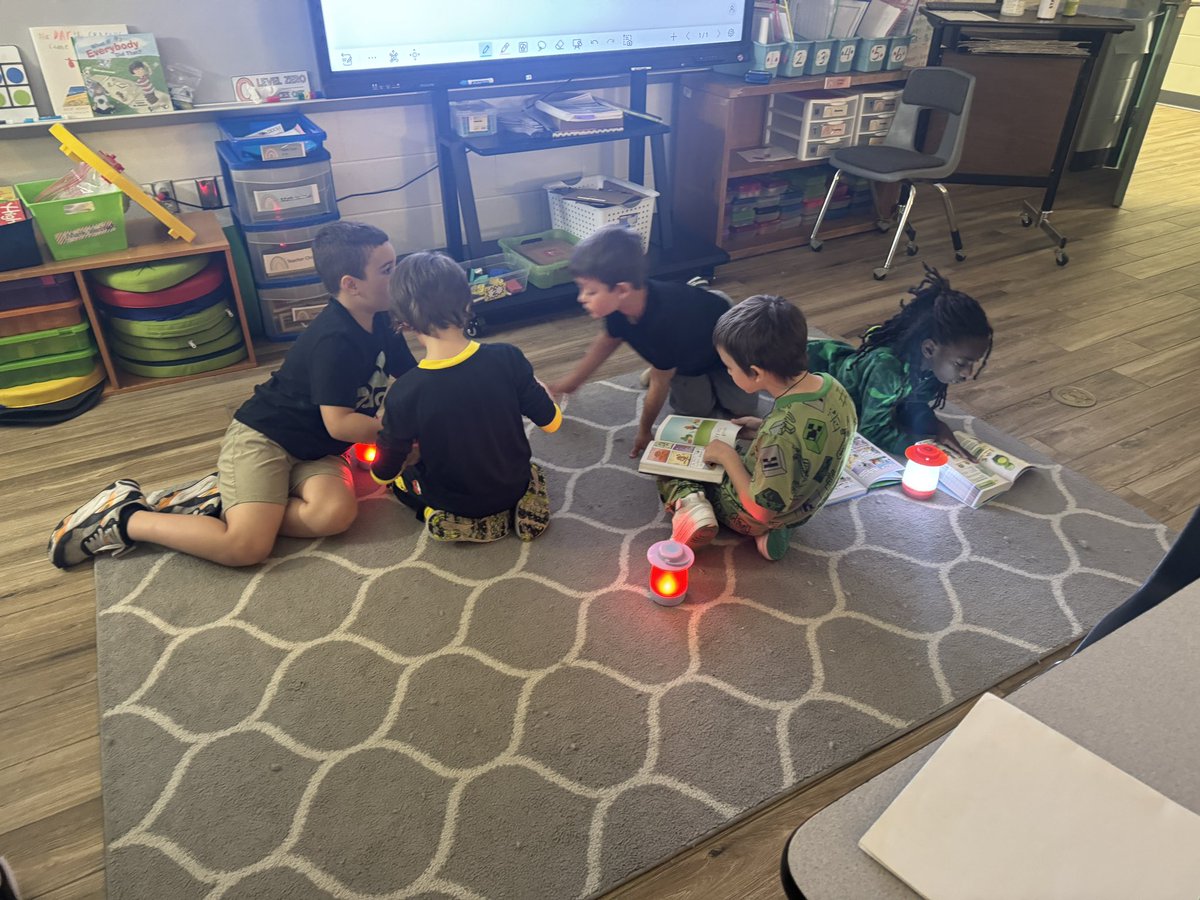 Flashlight Friday is always a win to help us improve our reading. <a href="/HumbleISD_FE/">Foster Elementary</a> <a href="/Humble_ElemELA/">Humble ISD Elementary ELA</a>