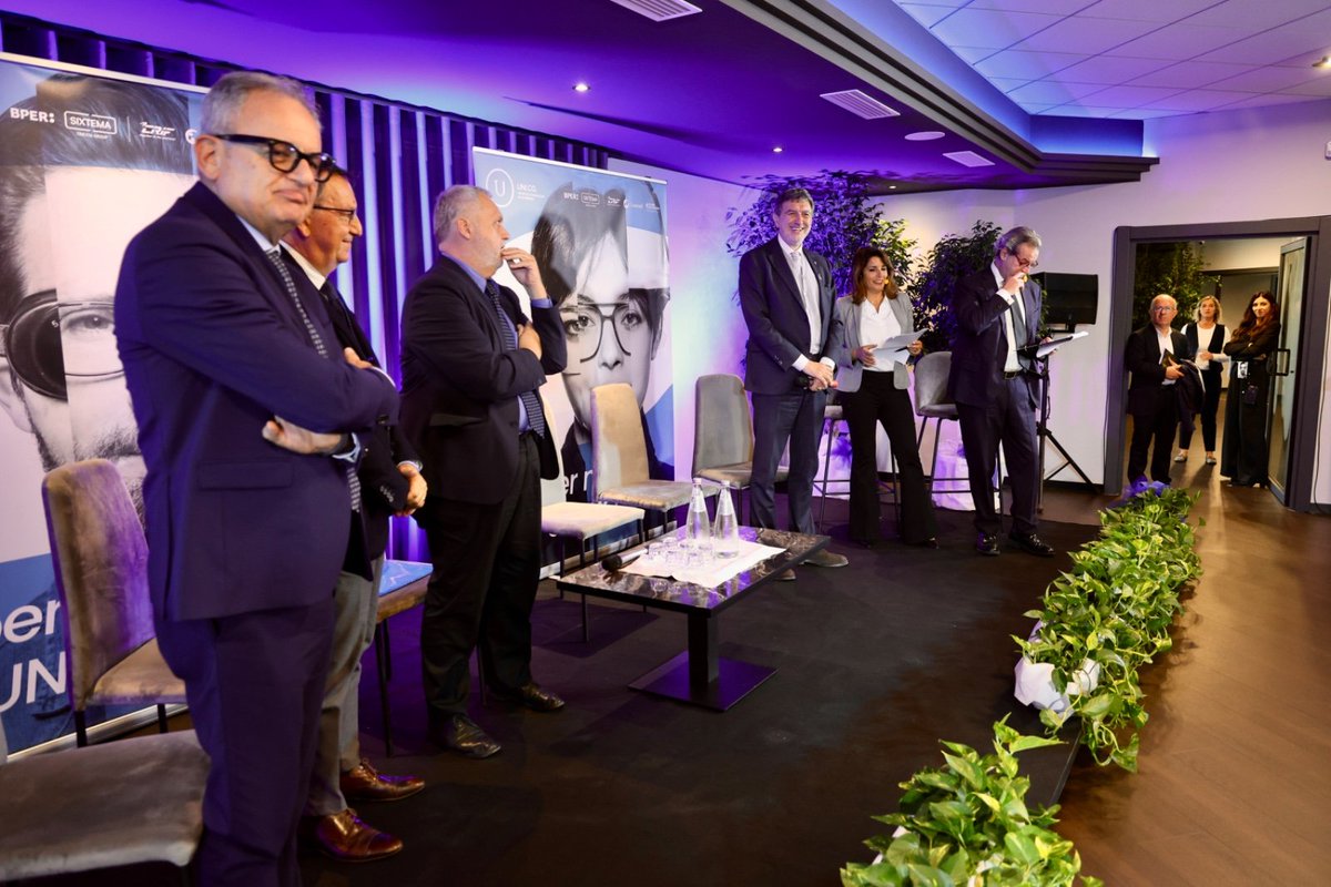marcomarsilio's tweet image. Oggi a Città Sant'Angelo per la convention Uni.co Confidi: rafforzare il sistema Confidi è fondamentale per sostenere le imprese, specie nelle #areeinterne. 
La Regione Abruzzo è pronta a fare la sua parte. #Confidi #Imprese #Abruzzo