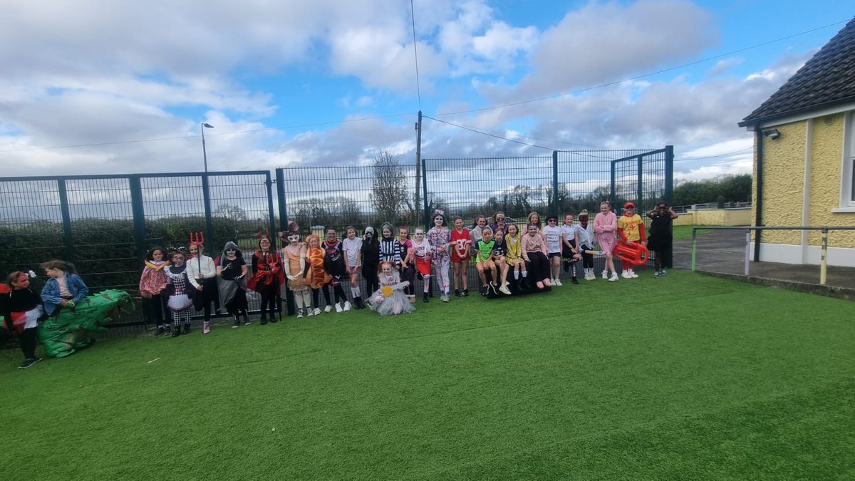 ConventNewport's tweet photo. We had a spooky day in school today 🧛‍♂️🧙😱 Happy Halloween everyone! https://t.co/Klv9PvVVww