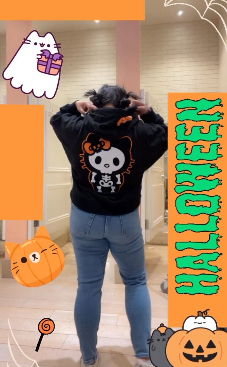 Yes the hoodie has ears and a bow 😤✨