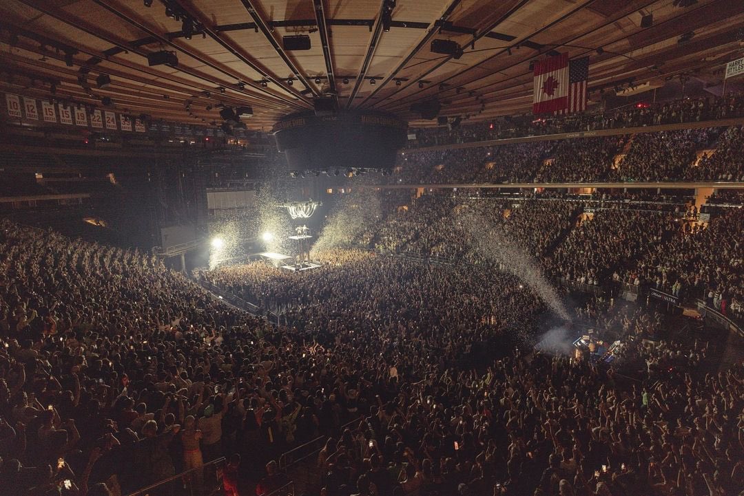 xcxsource's tweet photo. SWEAT Tour was attended by nearly 300,000 fans in 22 cities across North America https://t.co/mQY3giKobc